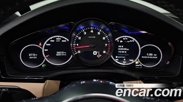 Porsche Cayenne 2019 — ფოტო 8/20