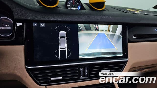 Porsche Cayenne 2019 — ფოტო 14/20