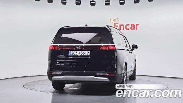 Kia Carnival 2021 — Фото 4/20