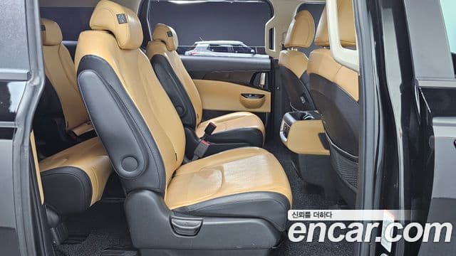 Kia Carnival 2021 — Фото 12/20