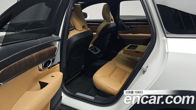 Volvo V90 Cross Country 2021 — ფოტო 11/20