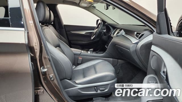 Infiniti QX50 2019 — Photo 8/31