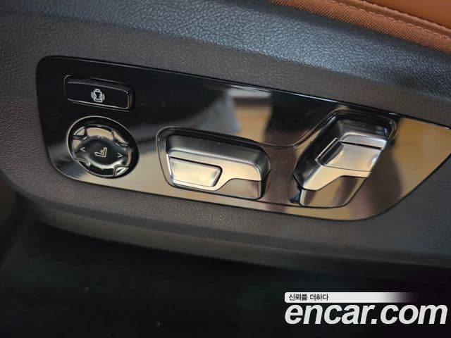 BMW X7 2025 — фото 17 из 20