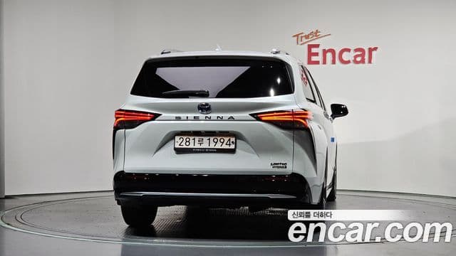 Toyota Sienna 2024 — Şəkil 4/20