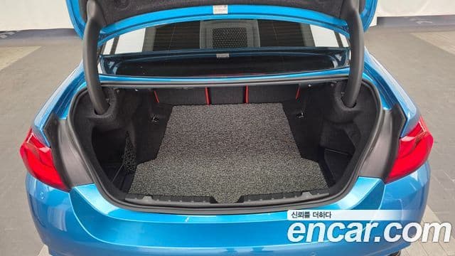 BMW 4 Series 2018 — Şəkil 19/20