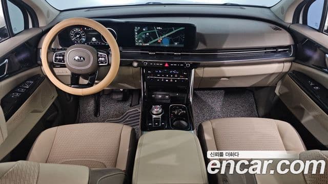 Kia Carnival 2021 — ფოტო 7/20
