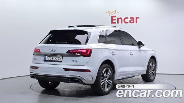 Audi Q5 2022 — ფოტო 2/20