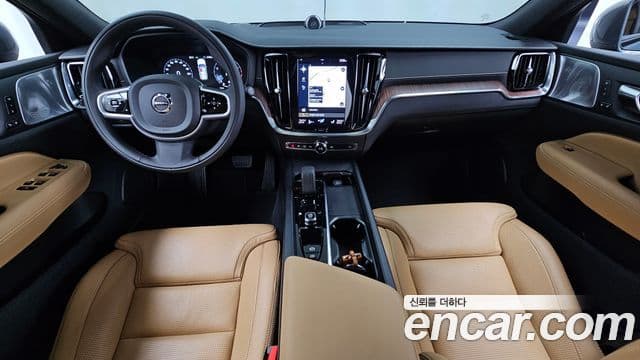 Volvo V60 Cross Country 2022 — Фото 7/20
