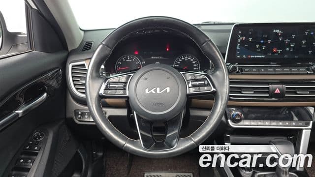 Kia Seltos 2022 — Şəkil 13/20