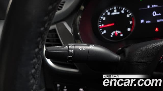 Kia Seltos 2021 — Şəkil 17/20