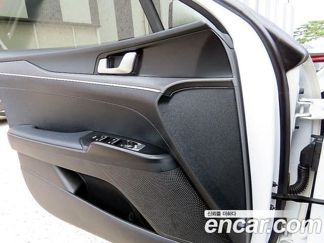 Kia K5 2022 — фото 10 из 19