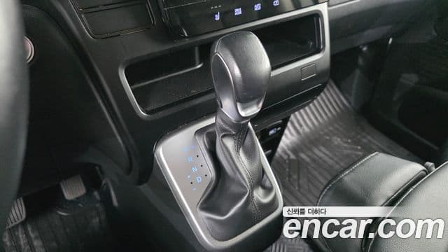 Hyundai Staria 2023 — Şəkil 9/20