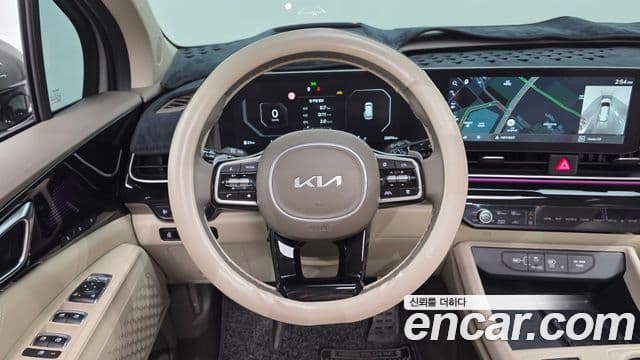 Kia Carnival 2024 — ფოტო 13/20
