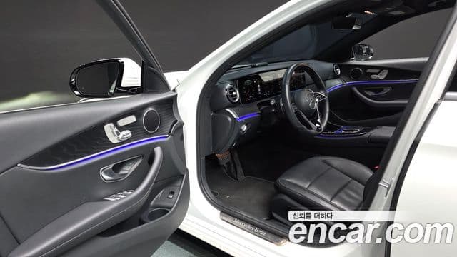 Mercedes-Benz E-Class 2023 — Şəkil 10/20
