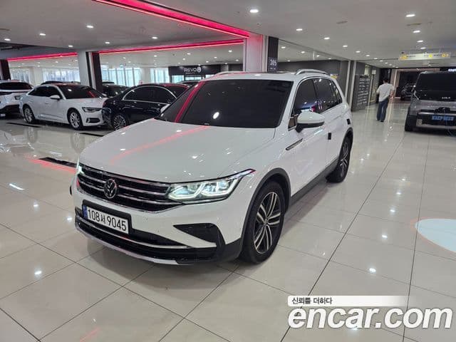 Volkswagen Tiguan 2023 — ფოტო 11/18
