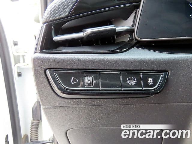 Kia Niro 2022 — ფოტო 11/20