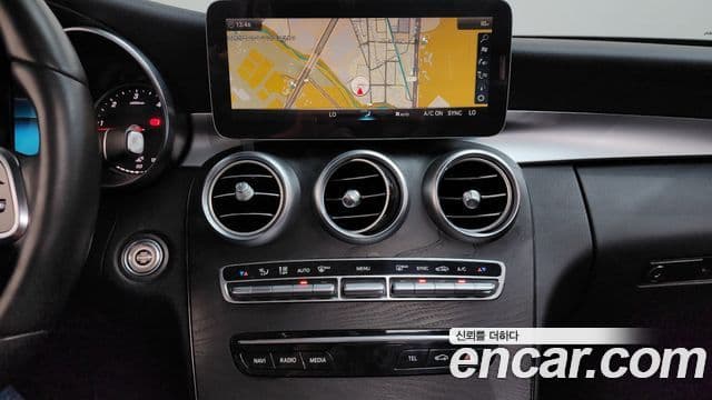 Mercedes-Benz C-Class 2019 — Фото 13/20