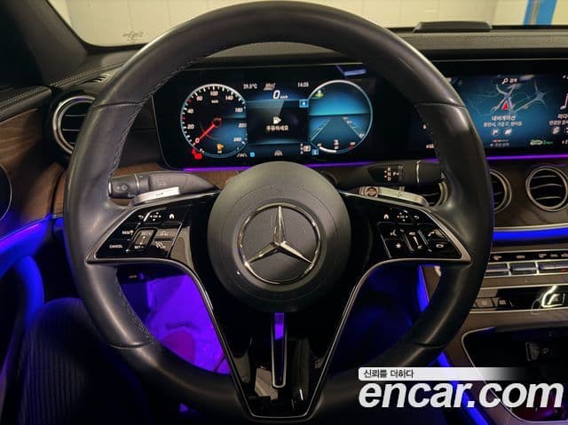 Mercedes-Benz E-Class 2021 — фото 4 из 20