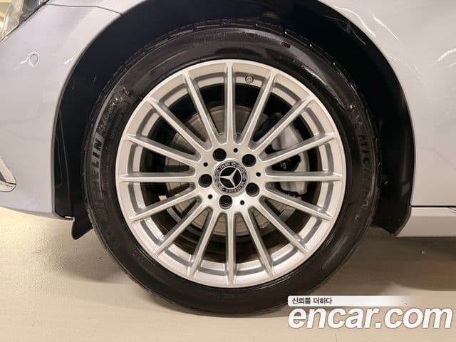 Mercedes-Benz E-Class 2021 — фото 19 из 20