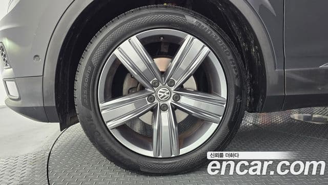 Volkswagen Tiguan 2018 — фото 5 из 20