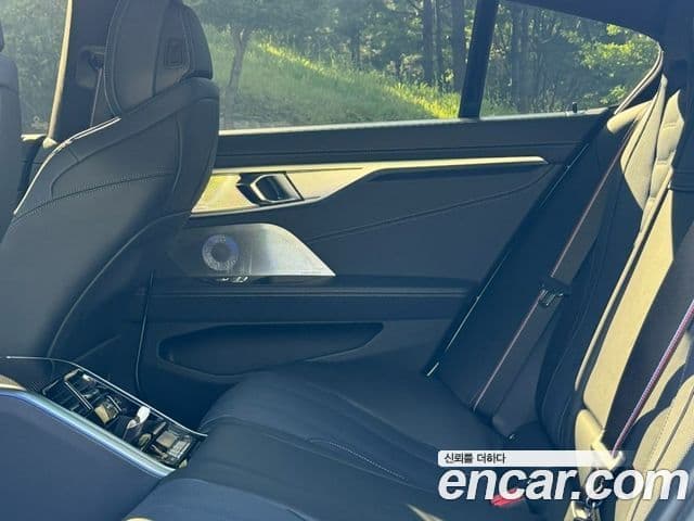 BMW 8 Series 2025 — ფოტო 14/20