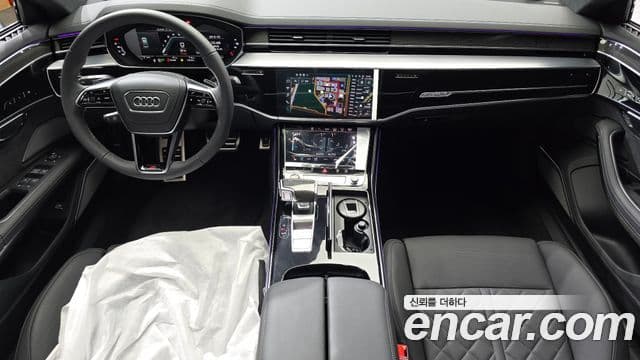 Audi S8 2025 — Photo 16/39