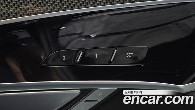 Audi S8 2025 — Photo 18/39