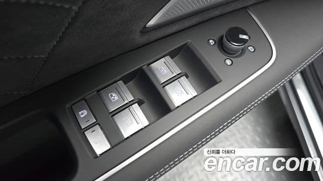 Audi S8 2025 — Photo 7/39