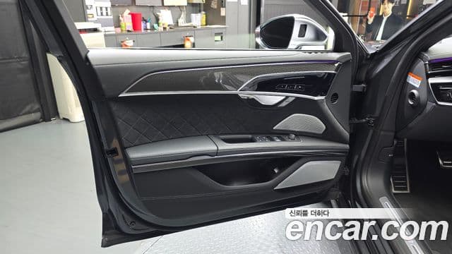 Audi S8 2025 — Photo 32/39