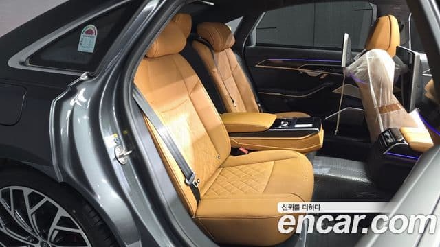 Audi S8 2025 — Photo 17/36