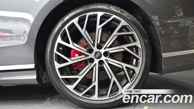 Audi S8 2025 — Photo 3/36