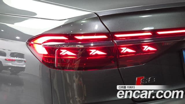 Audi S8 2025 — Photo 31/36