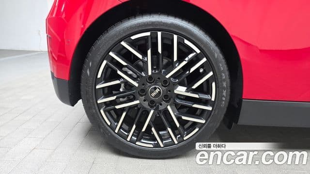 Mini Cooper Electric 2024 — ფოტო 23/31