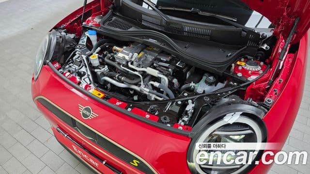 Mini Cooper Electric 2024 — ფოტო 17/31