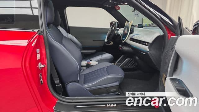 Mini Cooper Electric 2024 — ფოტო 15/31