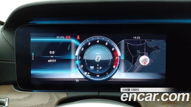Mercedes-Benz E-Class 2019 — ფოტო 8/20