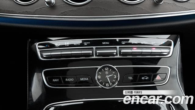 Mercedes-Benz E-Class 2019 — ფოტო 5/20