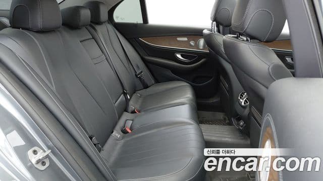 Mercedes-Benz E-Class 2019 — ფოტო 6/20