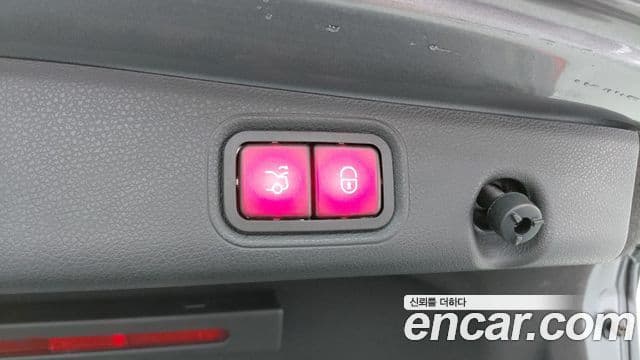 Mercedes-Benz E-Class 2019 — ფოტო 7/20