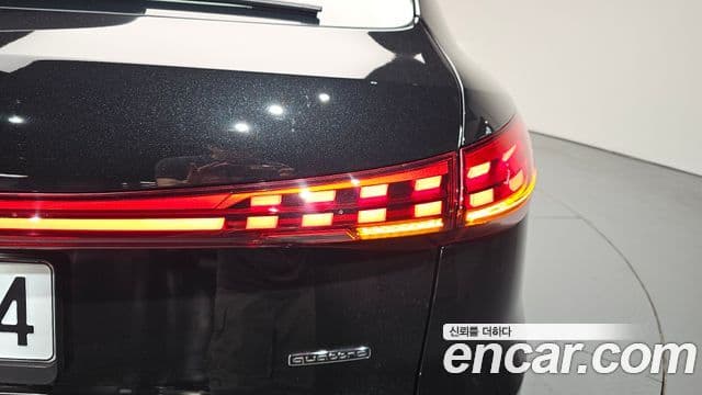 Audi Q5 2025 — Photo 10/39