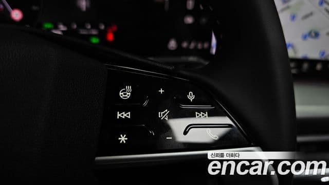 Audi Q5 2025 — Photo 18/39