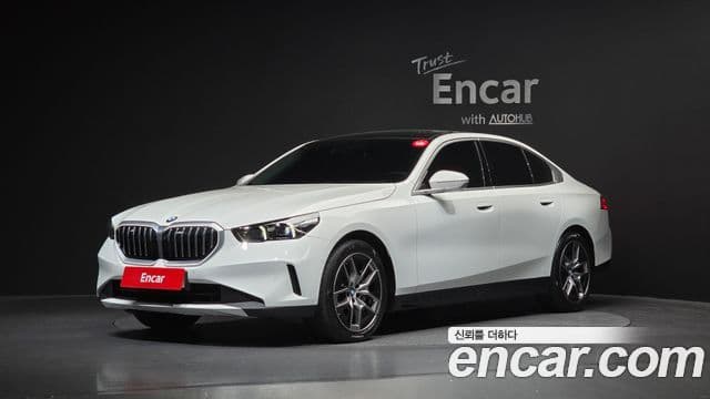 BMW 5 Series 2023 — Şəkil 1/20