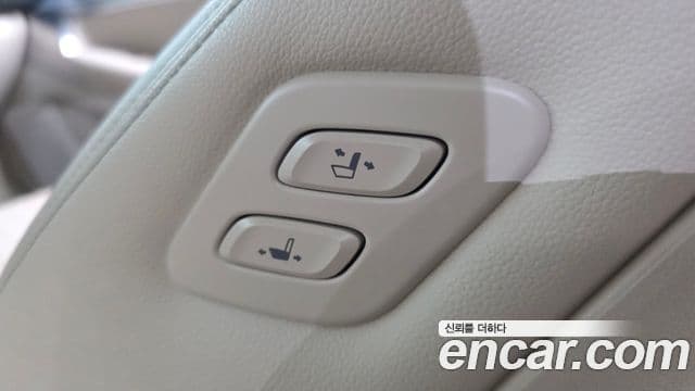 Genesis G70 2021 — ფოტო 17/20