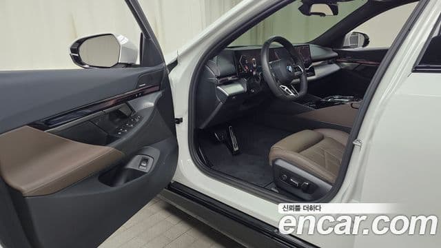 BMW 5 Series 2025 — Şəkil 10/20