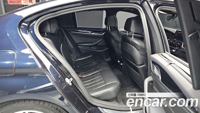 BMW 5 Series 2019 — ფოტო 11/20