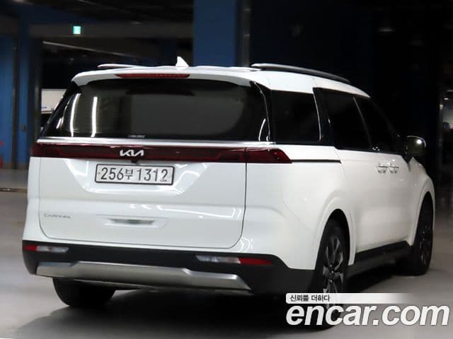 Kia Carnival 2022 — Фото 3/20