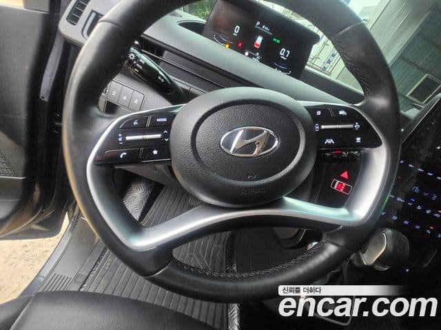 Hyundai Staria 2023 — ფოტო 4/15