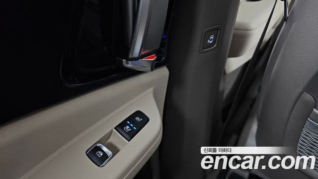 Kia Carnival 2024 — Фото 19/20