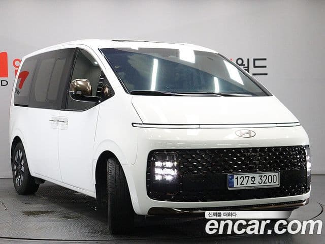 Hyundai Staria 2025 — Şəkil 1/20