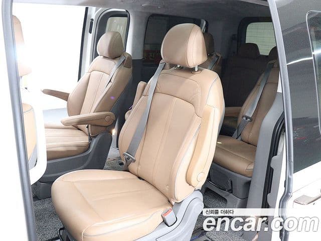 Hyundai Staria 2025 — Şəkil 16/20